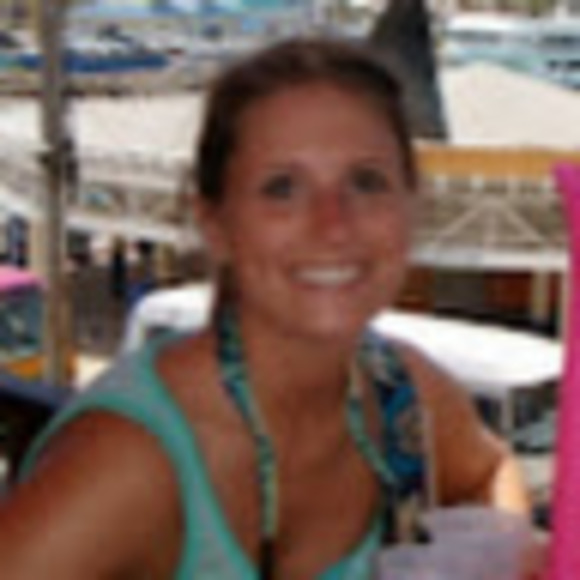 Meet your Posher, Jennifer - Picture 1 of 1